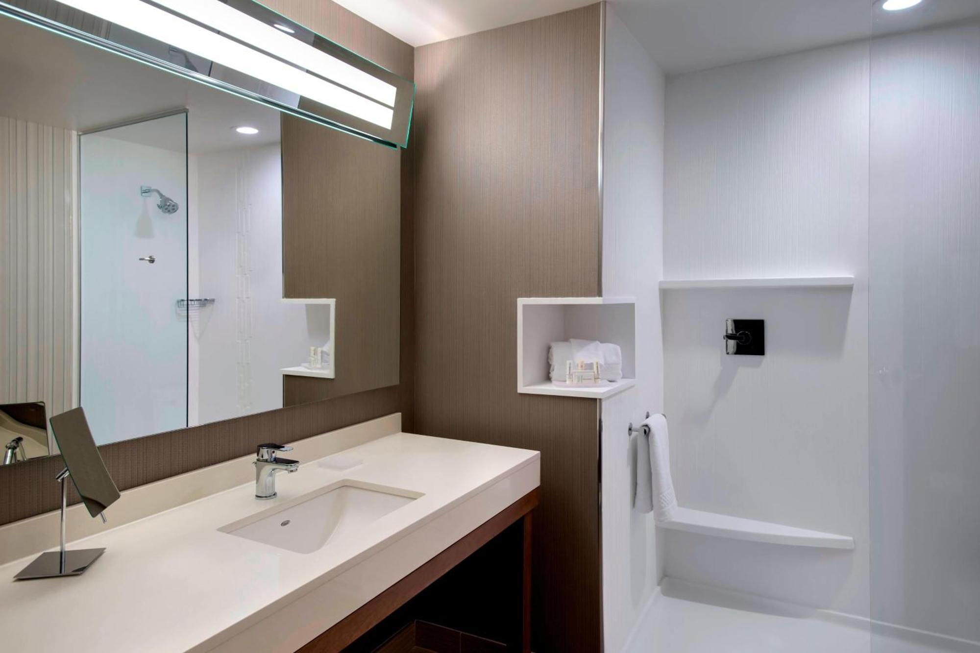 מלון Courtyard By Marriott Schenectady At Mohawk Harbor מראה חיצוני תמונה