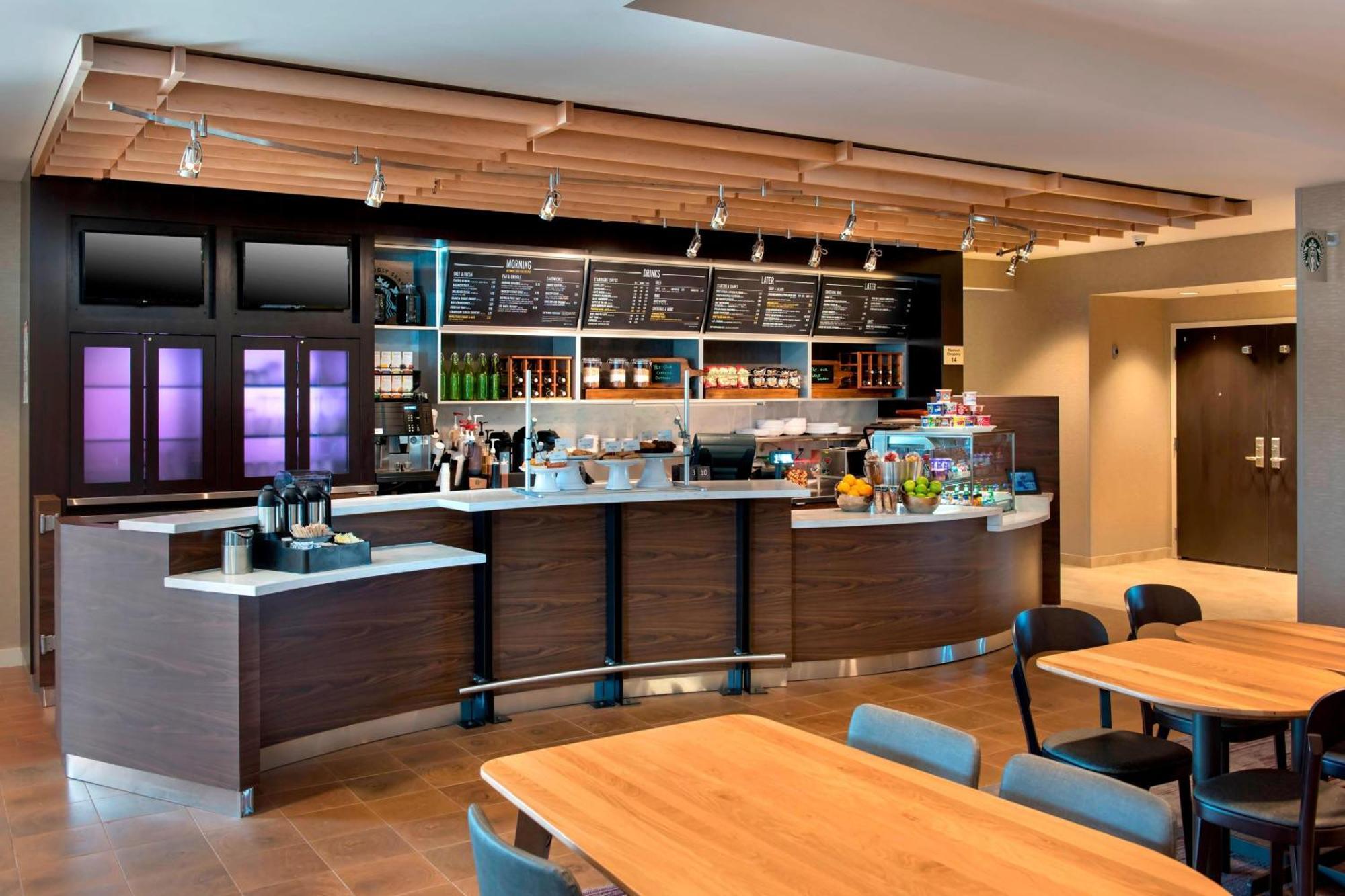 מלון Courtyard By Marriott Schenectady At Mohawk Harbor מראה חיצוני תמונה